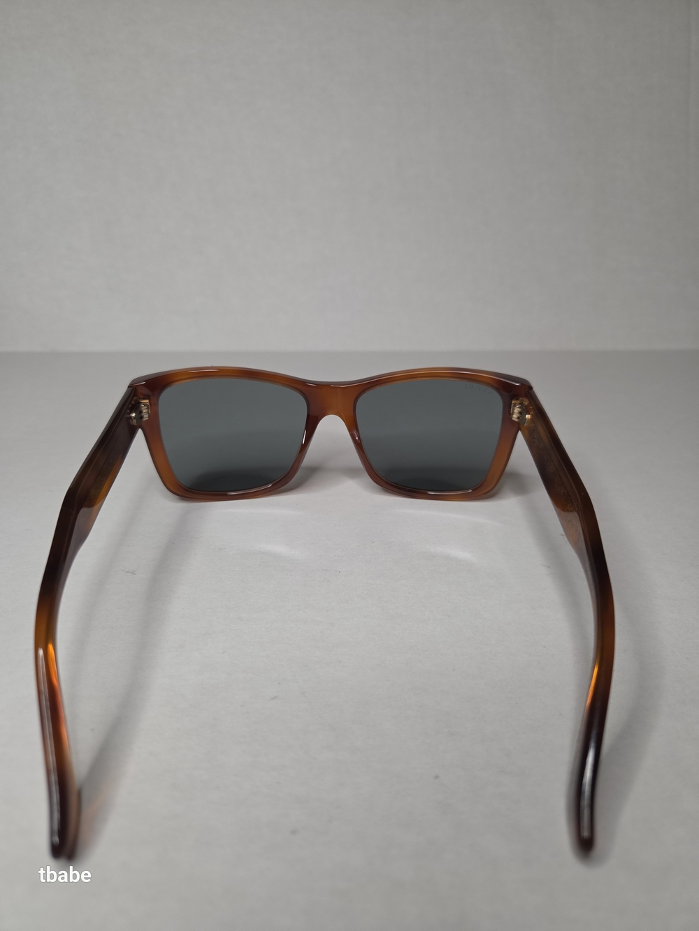 Gucci Unisex Sunglasses - Picture 4 of 7